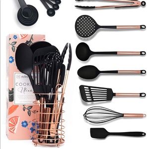 Styled settings Black and Copper Cooking Utensils